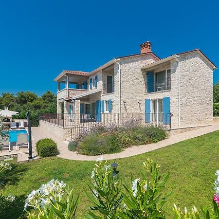Villa Sterpazzi - Near Porec With Sea View, Private Jacuzzi, Sauna And Pool Višnjan Kültér fotó