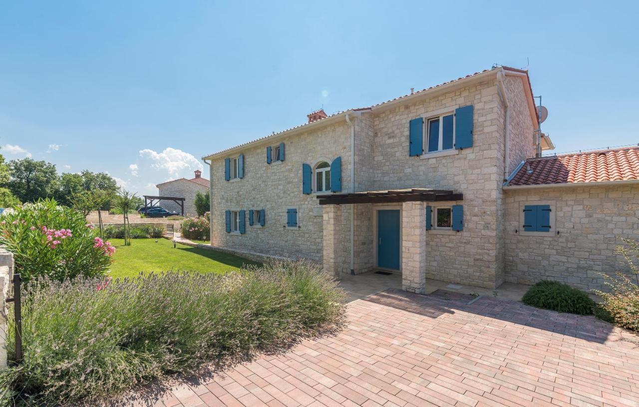Villa Sterpazzi - Near Porec With Sea View, Private Jacuzzi, Sauna And Pool Višnjan Kültér fotó